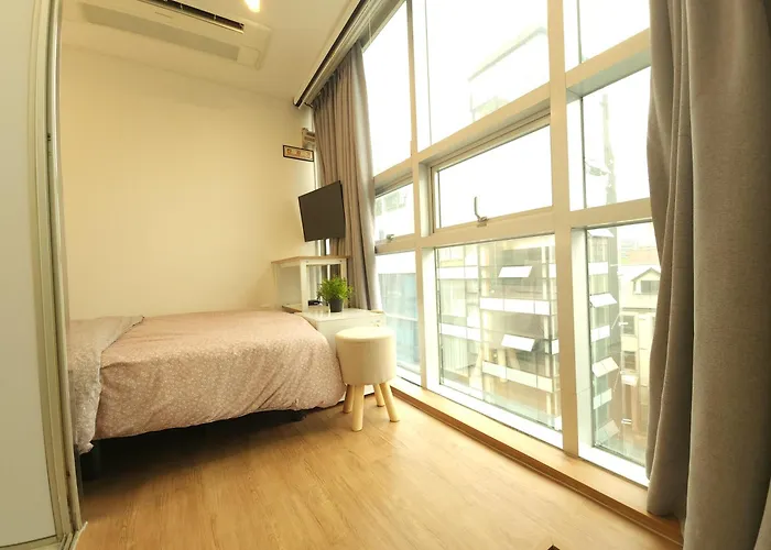 Хостел Oyo Myeongdong 2 *