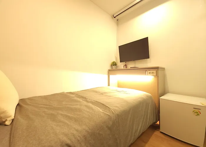 Хостел Oyo Myeongdong 2