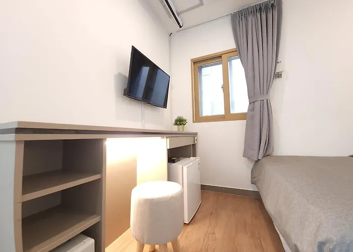 Хостел Oyo Myeongdong 2