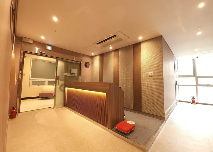 Oyo Myeongdong 2 *